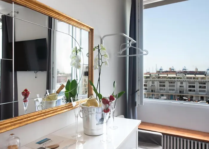 בית הארחה Port View ג'נובה